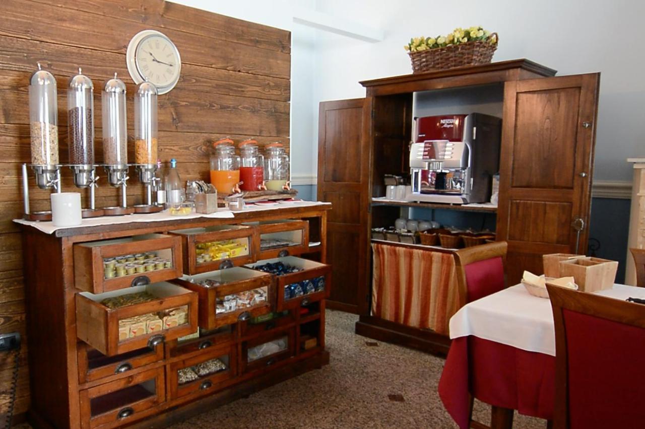 Hotel Risi Colico Luaran gambar